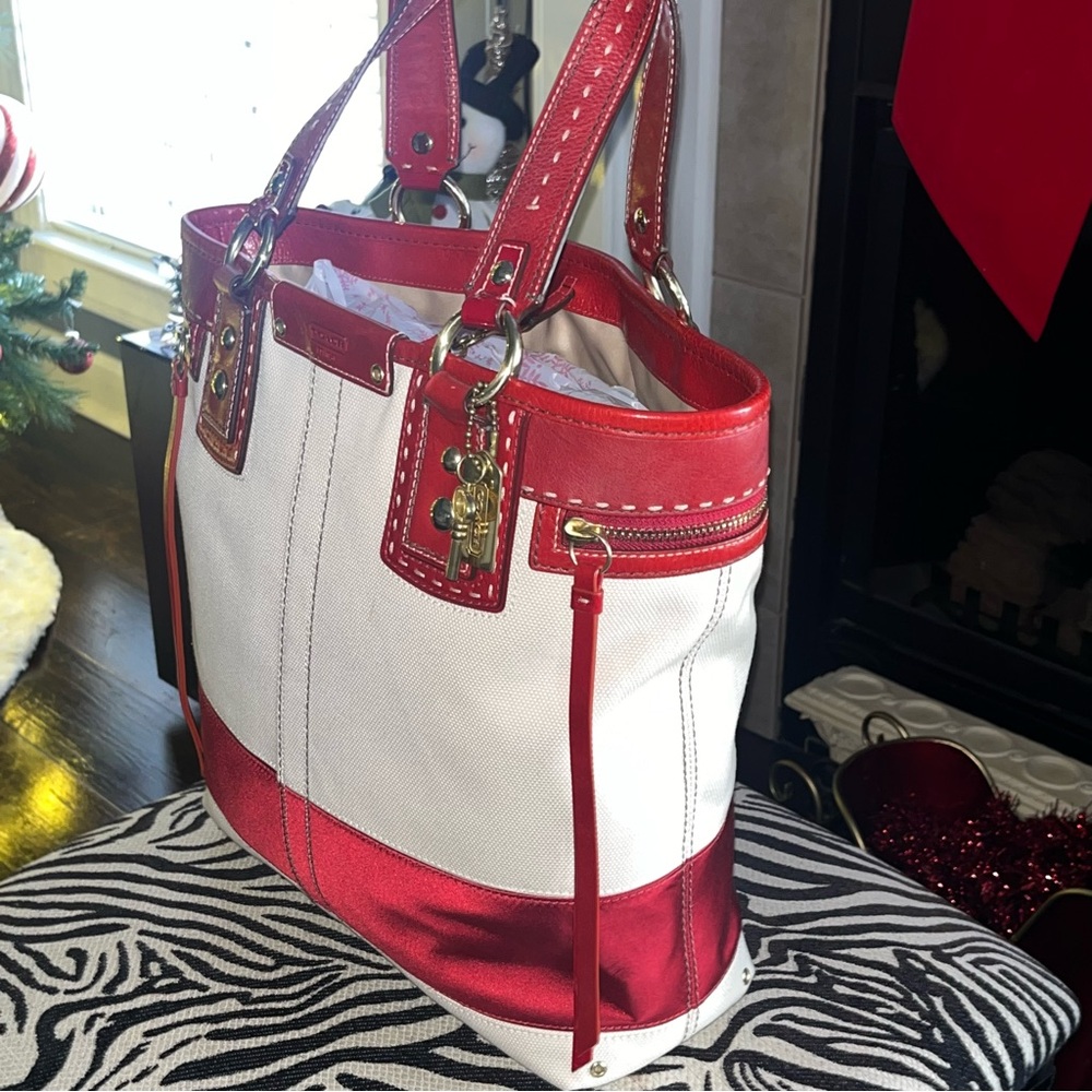 🔥COACH Hampton, 65th Anniversary Tote - Picture 14 of 17